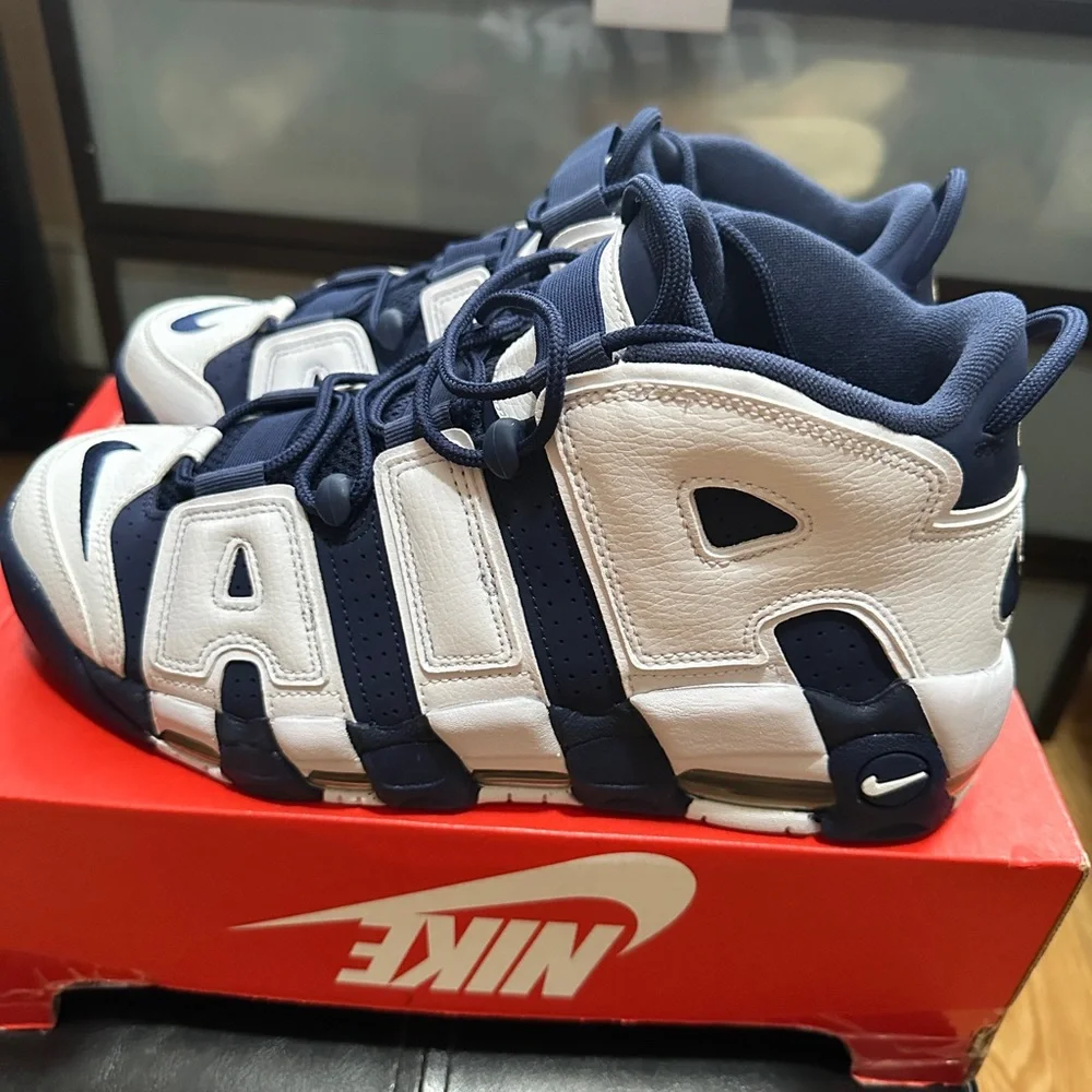 Nike Air Uptempo Navy and White Athletic Shoes - Picture 3 of 6